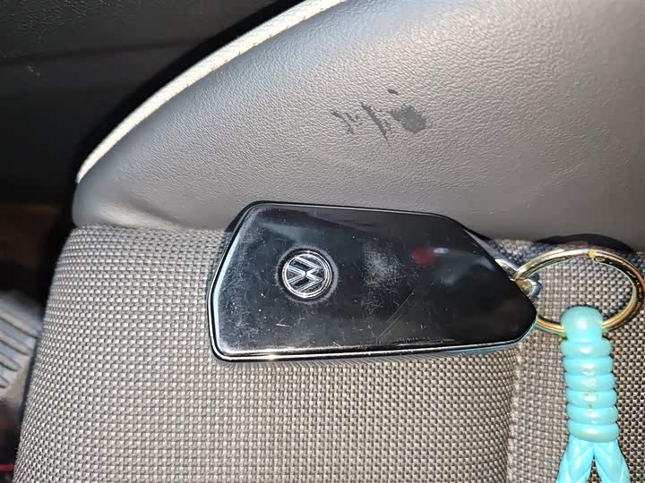 Фото 9 - Volkswagen Golf