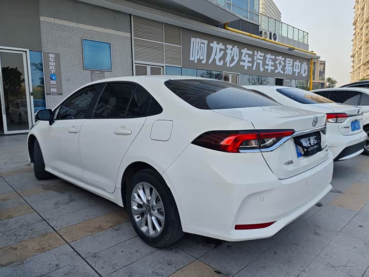 Фото 4 - Toyota Corolla