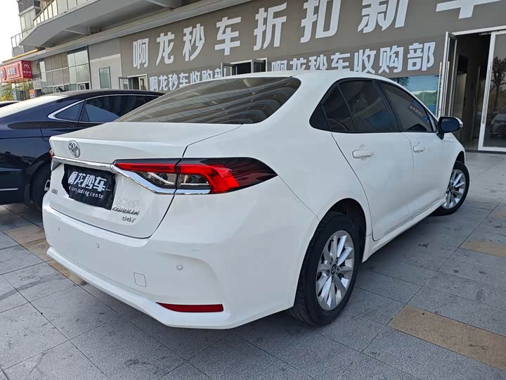 Фото 5 - Toyota Corolla