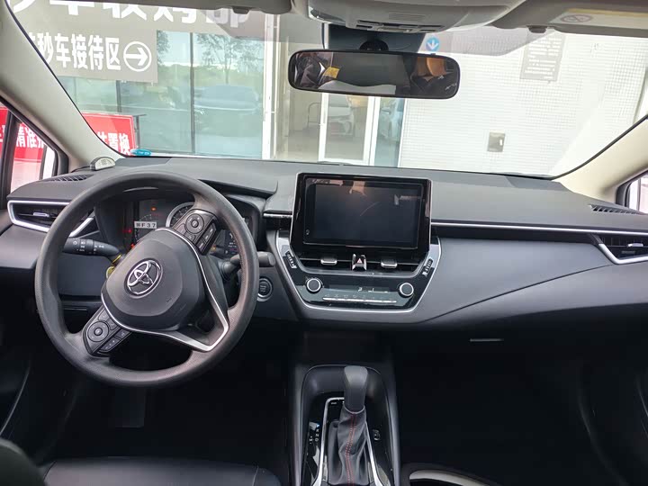 Фото 7 - Toyota Corolla