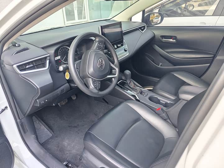 Фото 9 - Toyota Corolla