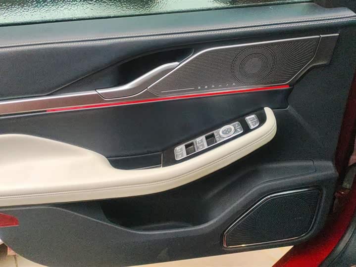 Фото 7 - Lincoln Z (Zephyr)