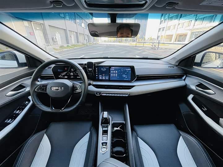 Фото 5 - Geely Binrui