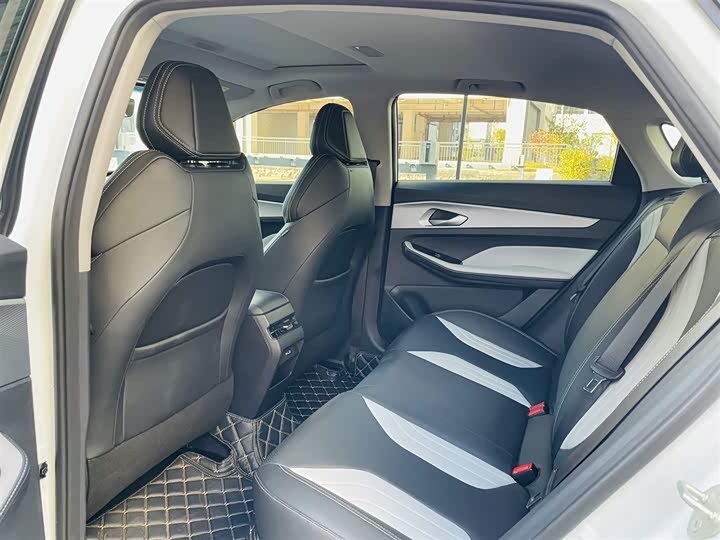 Фото 6 - Geely Binrui