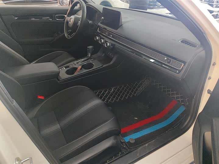 Фото 8 - Honda Civic