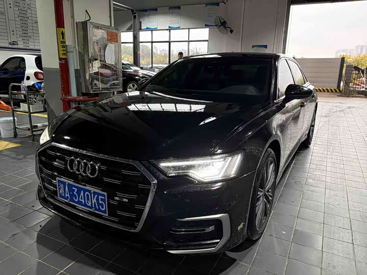 Фото 1 - Audi A6L