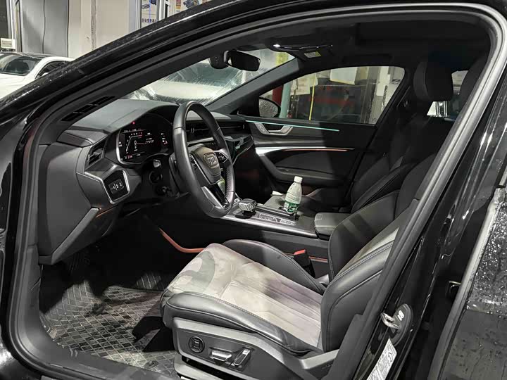 Фото 7 - Audi A6L