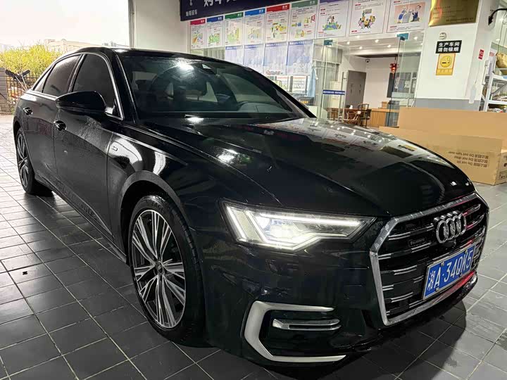 Фото 9 - Audi A6L