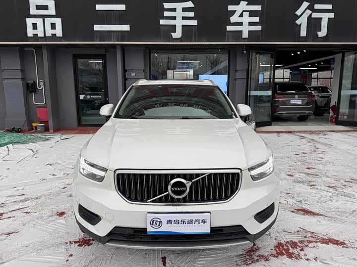 Фото 1 - Volvo XC40