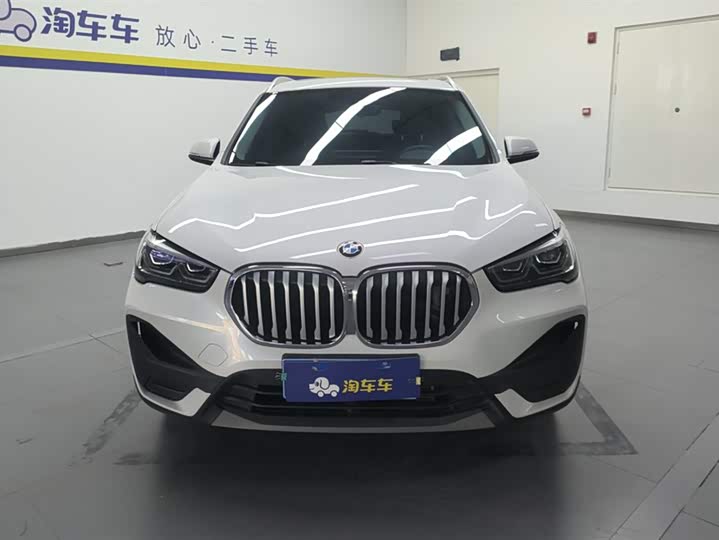 Фото 2 - BMW X1