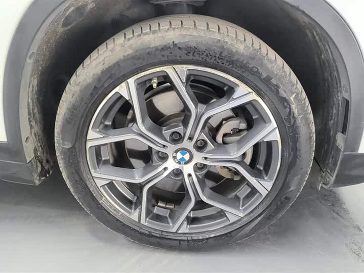 Фото 6 - BMW X1