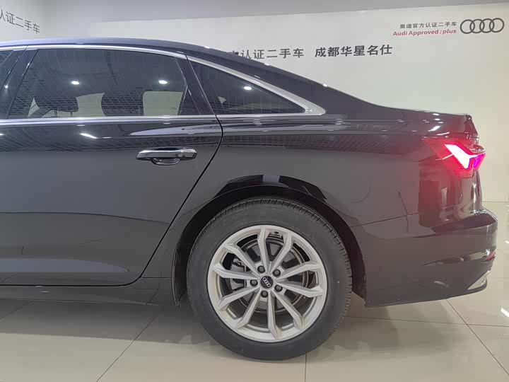 Фото 9 - Audi A6L