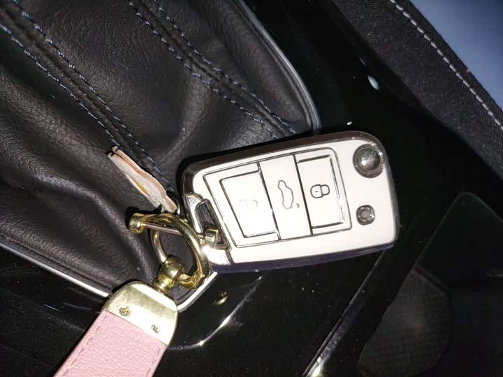 Фото 9 - Volkswagen Tharu