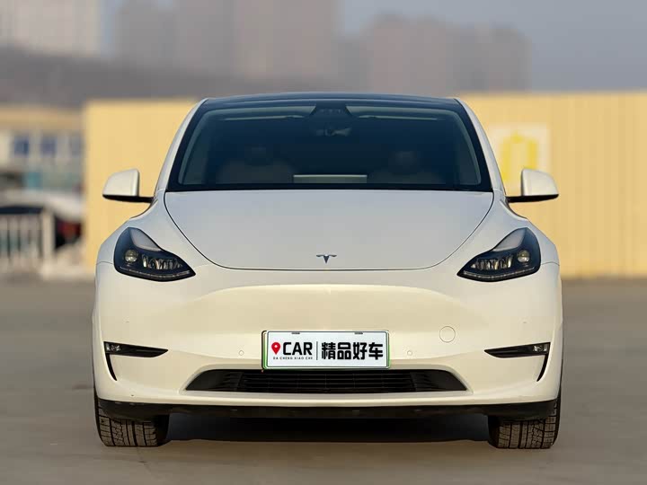 Фото 2 - Tesla Model Y