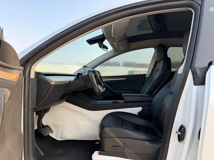 Фото 4 - Tesla Model Y