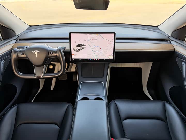 Фото 6 - Tesla Model Y