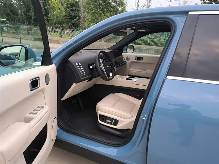 Фото 2 - LiXiang L7