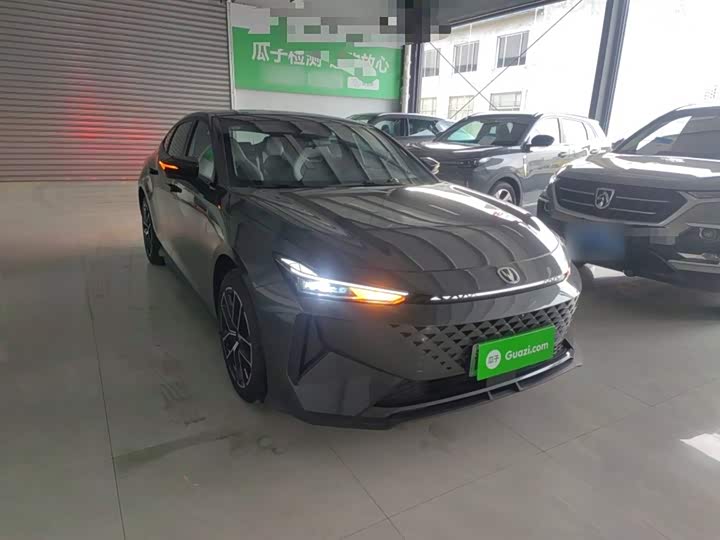 Фото 4 - Changan UNI-V Hybrid