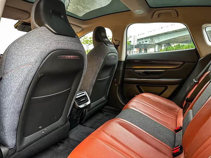 Фото 6 - XPeng P7