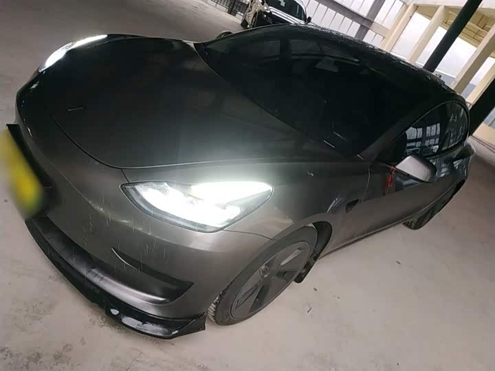 Фото 2 - Tesla Model 3