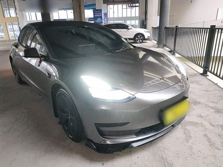 Фото 3 - Tesla Model 3