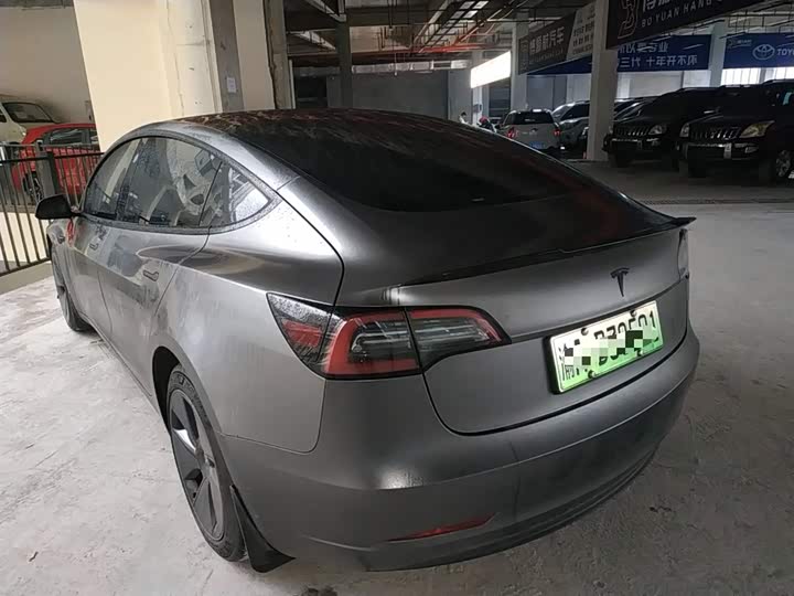 Фото 4 - Tesla Model 3