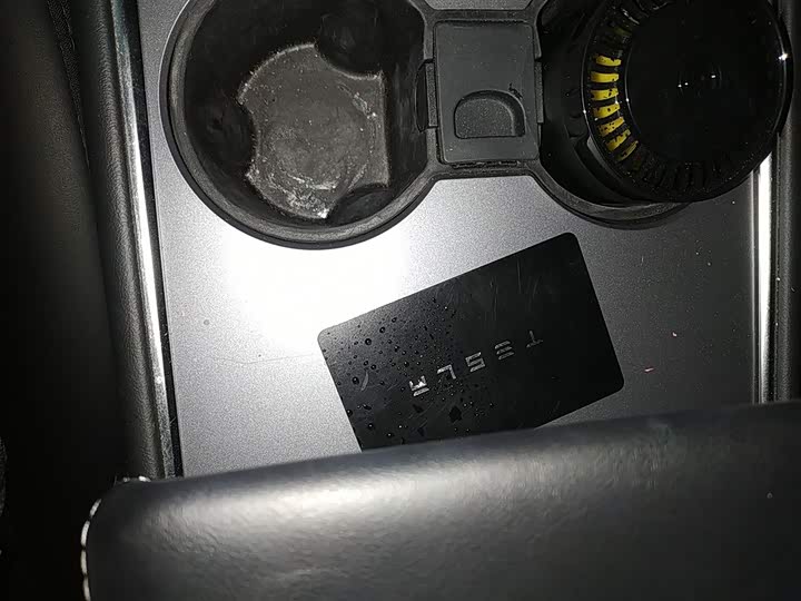 Фото 8 - Tesla Model 3