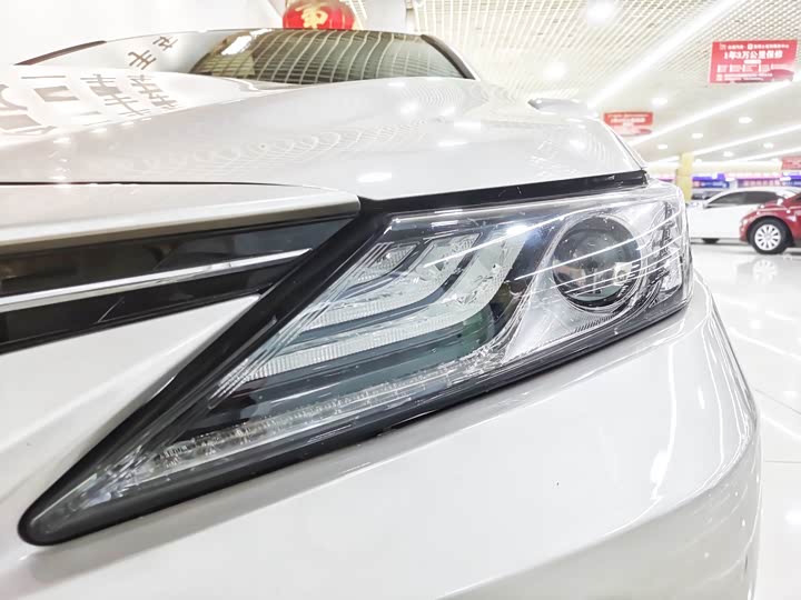 Фото 7 - Toyota Camry