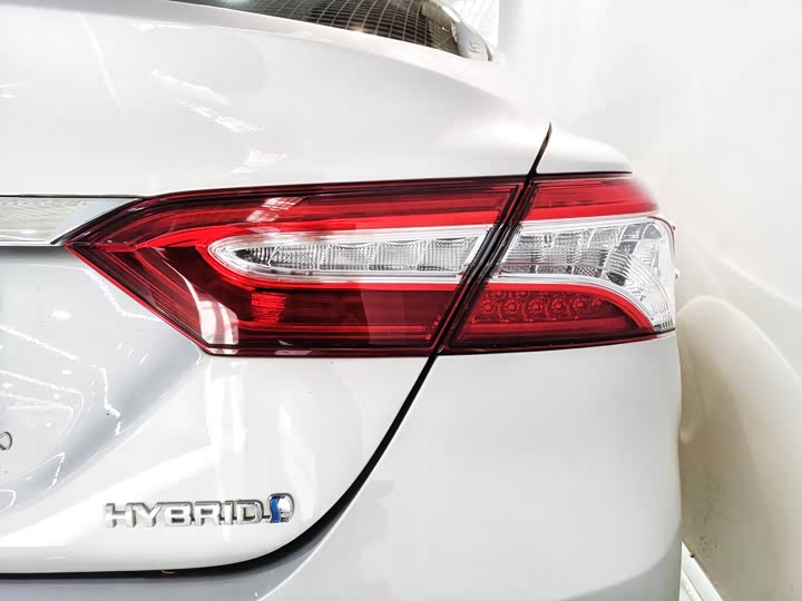 Фото 8 - Toyota Camry