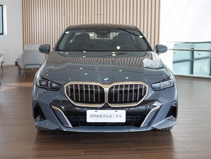 Фото 2 - BMW 5 Series