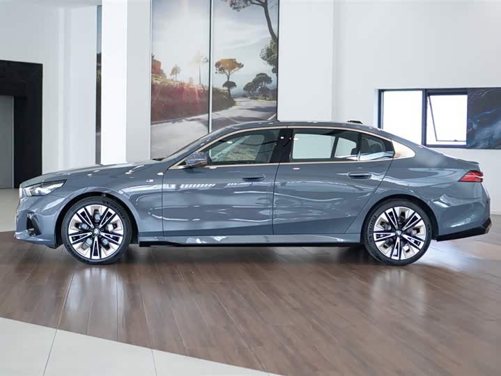 Фото 4 - BMW 5 Series