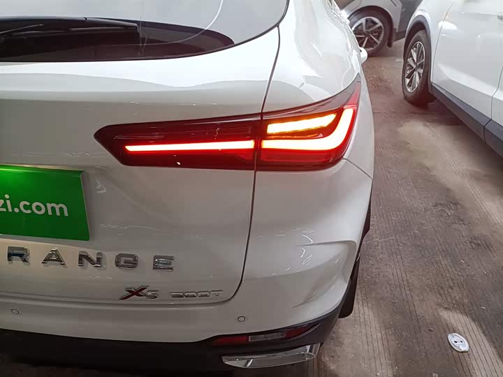 Фото 8 - Changan Oshan X5