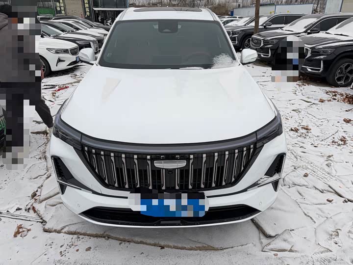 Фото 2 - Geely Atlas L