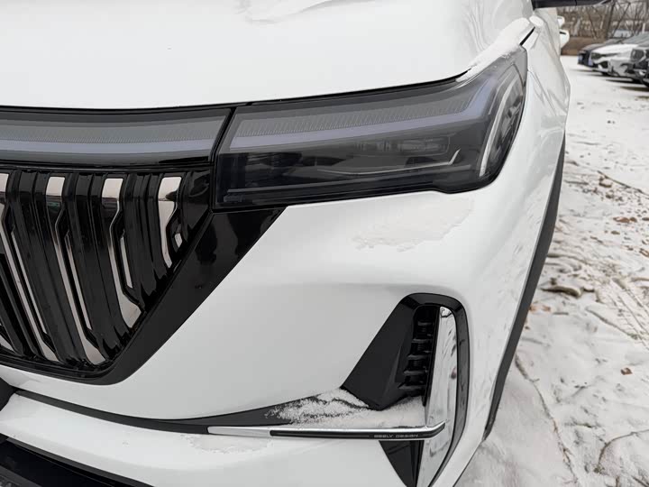 Фото 4 - Geely Atlas L