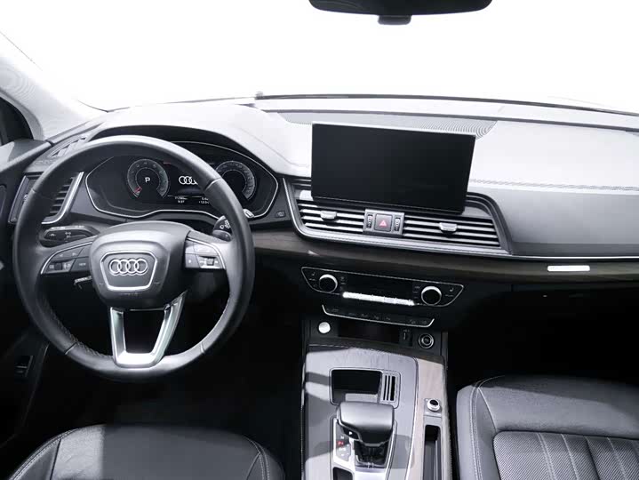 Фото 8 - Audi Q5L