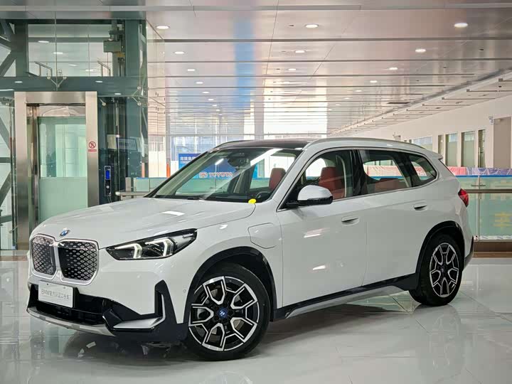 Фото 1 - BMW iX1