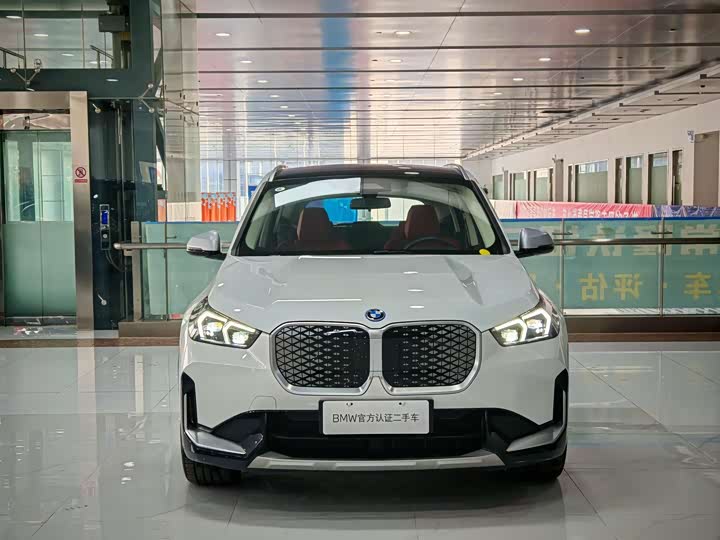Фото 2 - BMW iX1