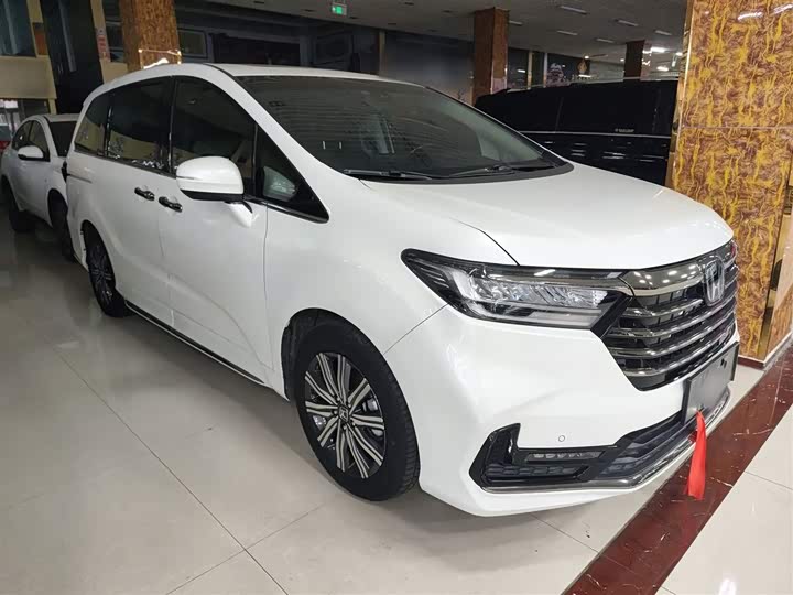 Фото 4 - Honda Odyssey