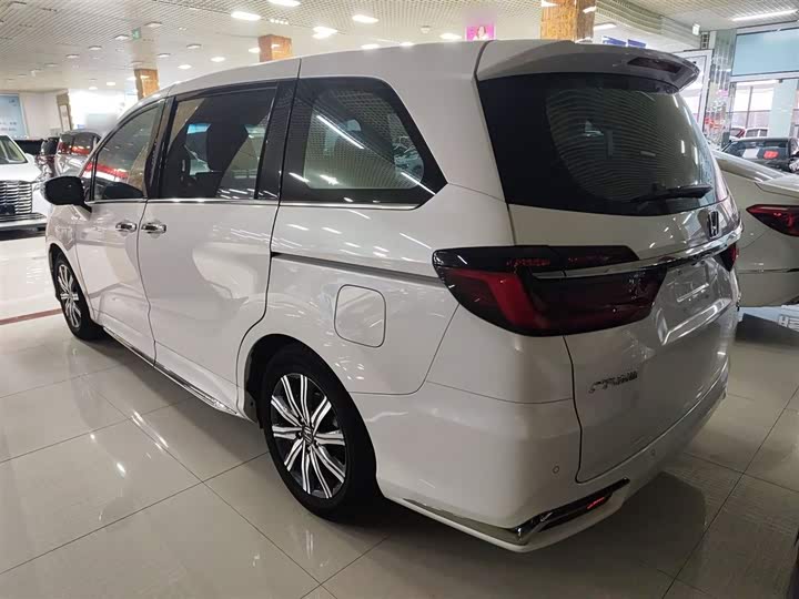 Фото 5 - Honda Odyssey