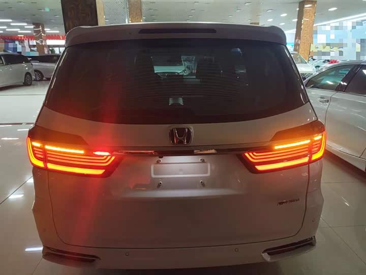 Фото 6 - Honda Odyssey