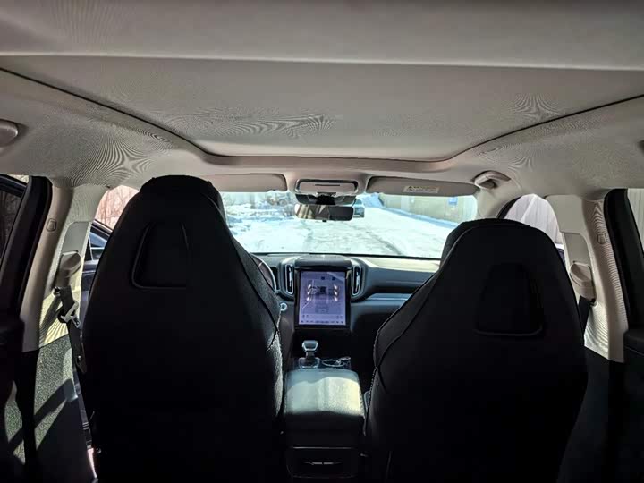 Фото 8 - Hongqi HS3 Hybrid