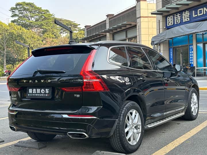 Фото 4 - Volvo XC60
