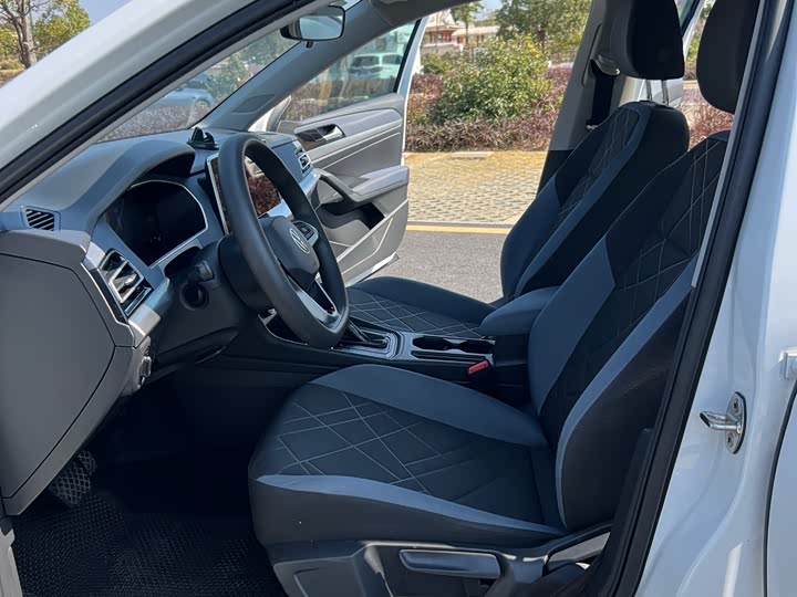 Фото 7 - Volkswagen Lavida