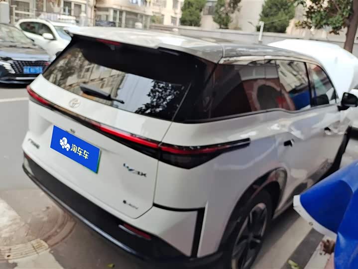 Фото 3 - Toyota bZ3X