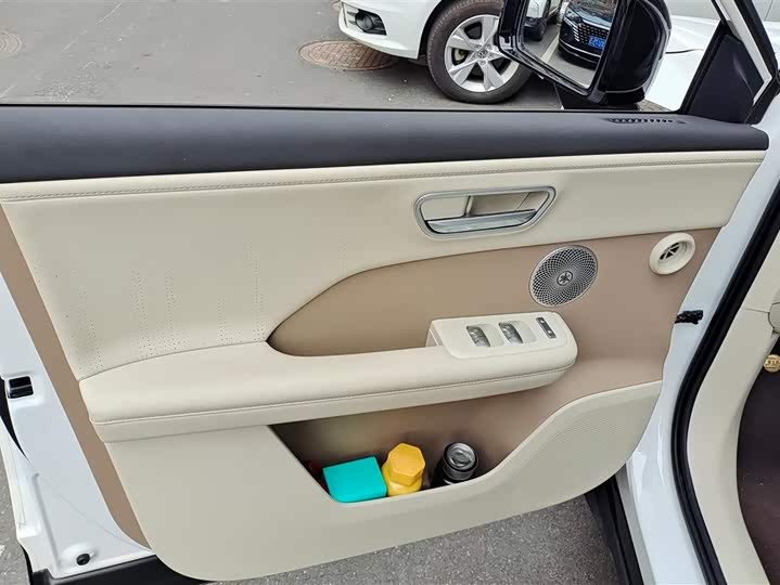 Фото 7 - Toyota bZ3X