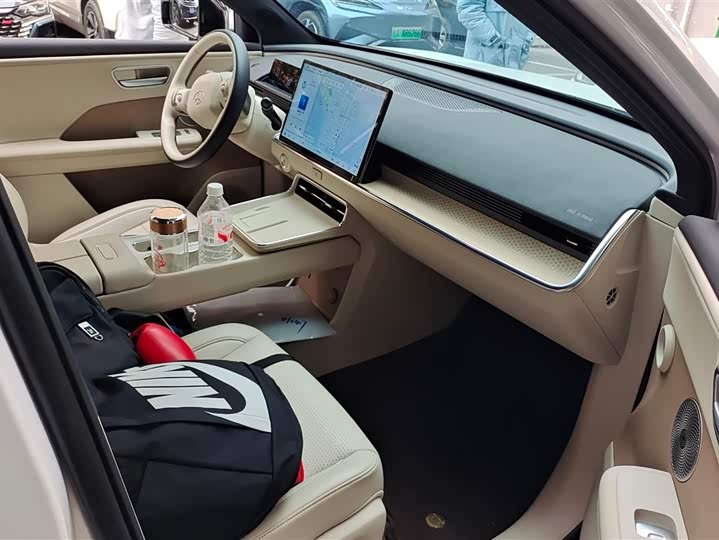 Фото 8 - Toyota bZ3X