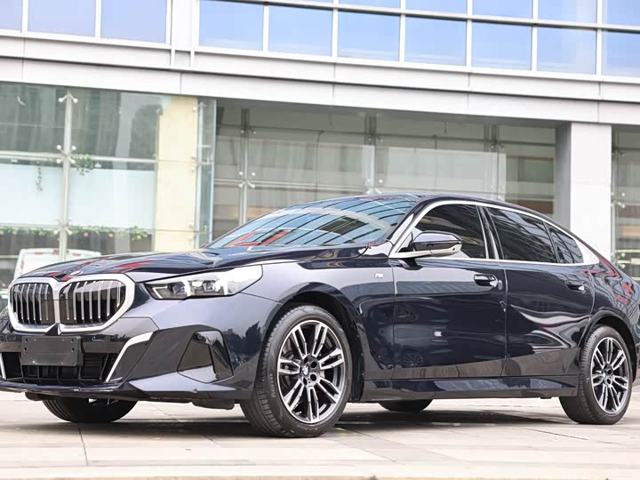 Фото 1 - BMW 5 Series