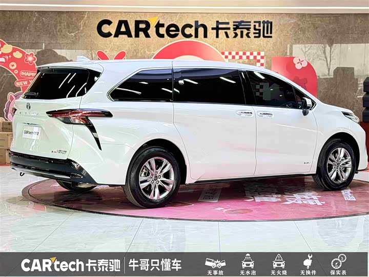 Фото 4 - Toyota Sienna