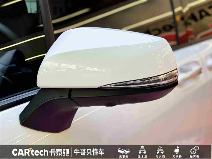 Фото 9 - Toyota Sienna