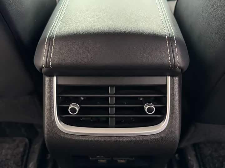 Фото 6 - Tank 300